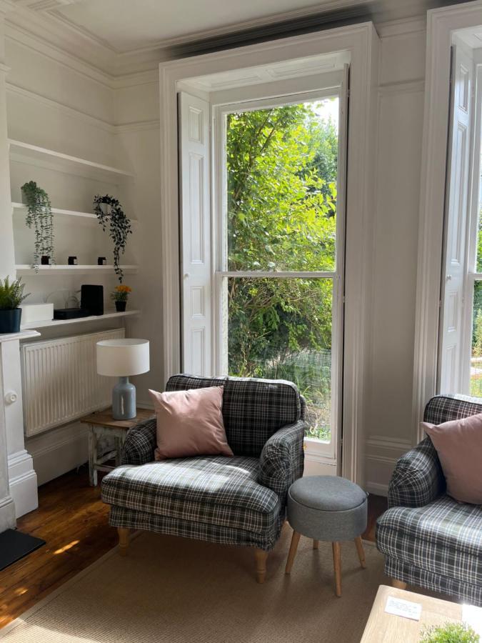 Elegant Bloomsbury Apartment In Tunbridge Wells Extérieur photo