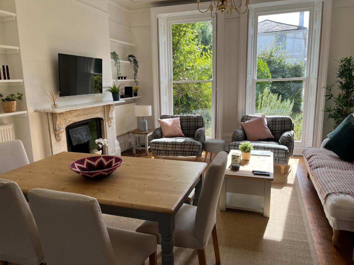 Elegant Bloomsbury Apartment In Tunbridge Wells Extérieur photo